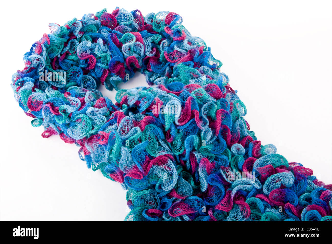 handgemachte multicolor Schal auf dem weißen Hintergrund Stockfoto