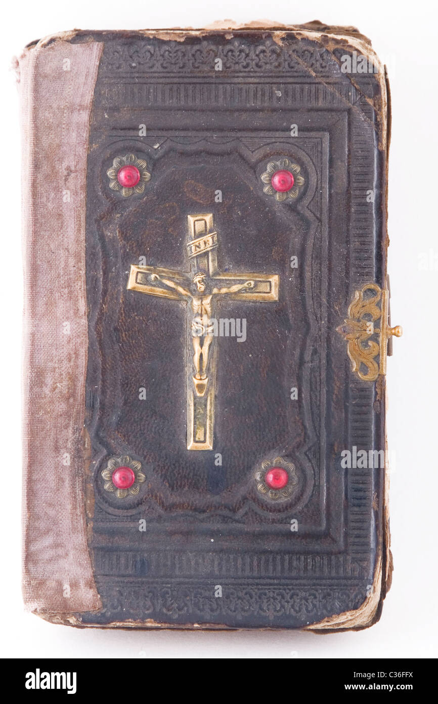 alte Bibel, Heilige Schrift mit Kruzifix auf cover Stockfoto