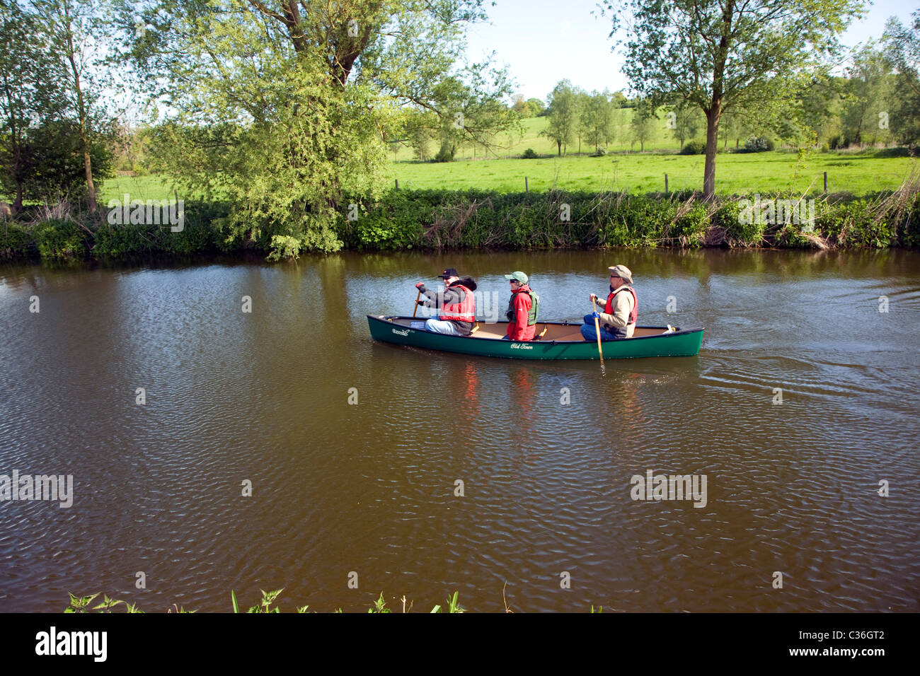 Kanu Fluss Stour Dedham Vale Essex Suffolk Grenze England Stockfoto