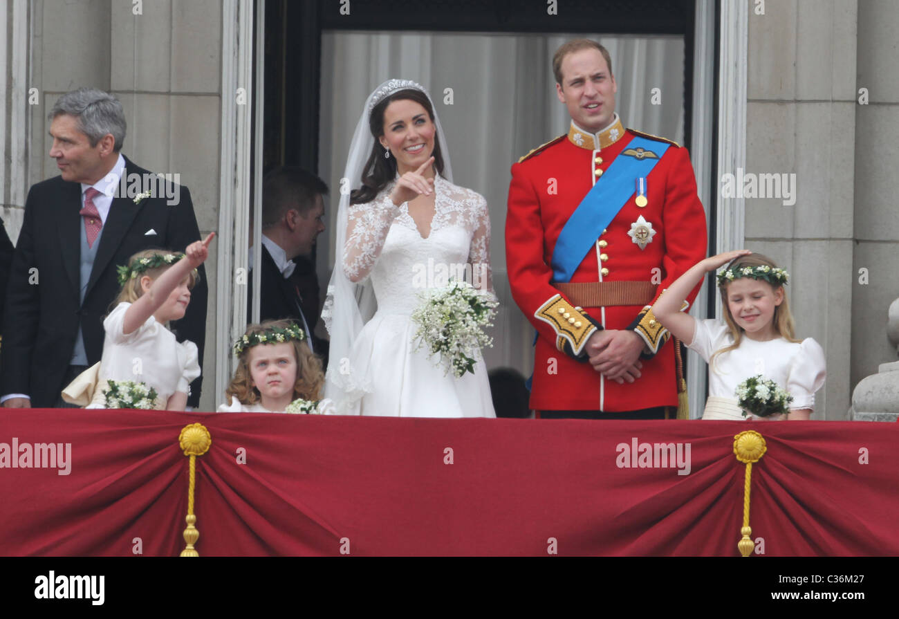 Die Hochzeit von Prinz William und Catherine Middleton. 29. April 2011. Der Herzog und die Herzogin von Cambridge auf dem Balkon auf Stockfoto