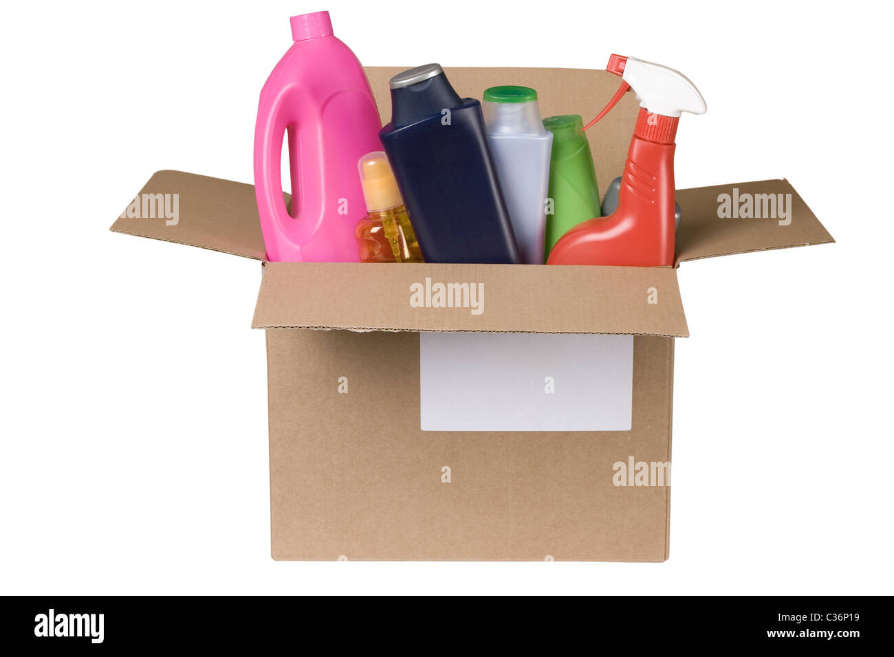 Reinigungs-Produkte im Karton auf weißem Hintergrund Stockfoto