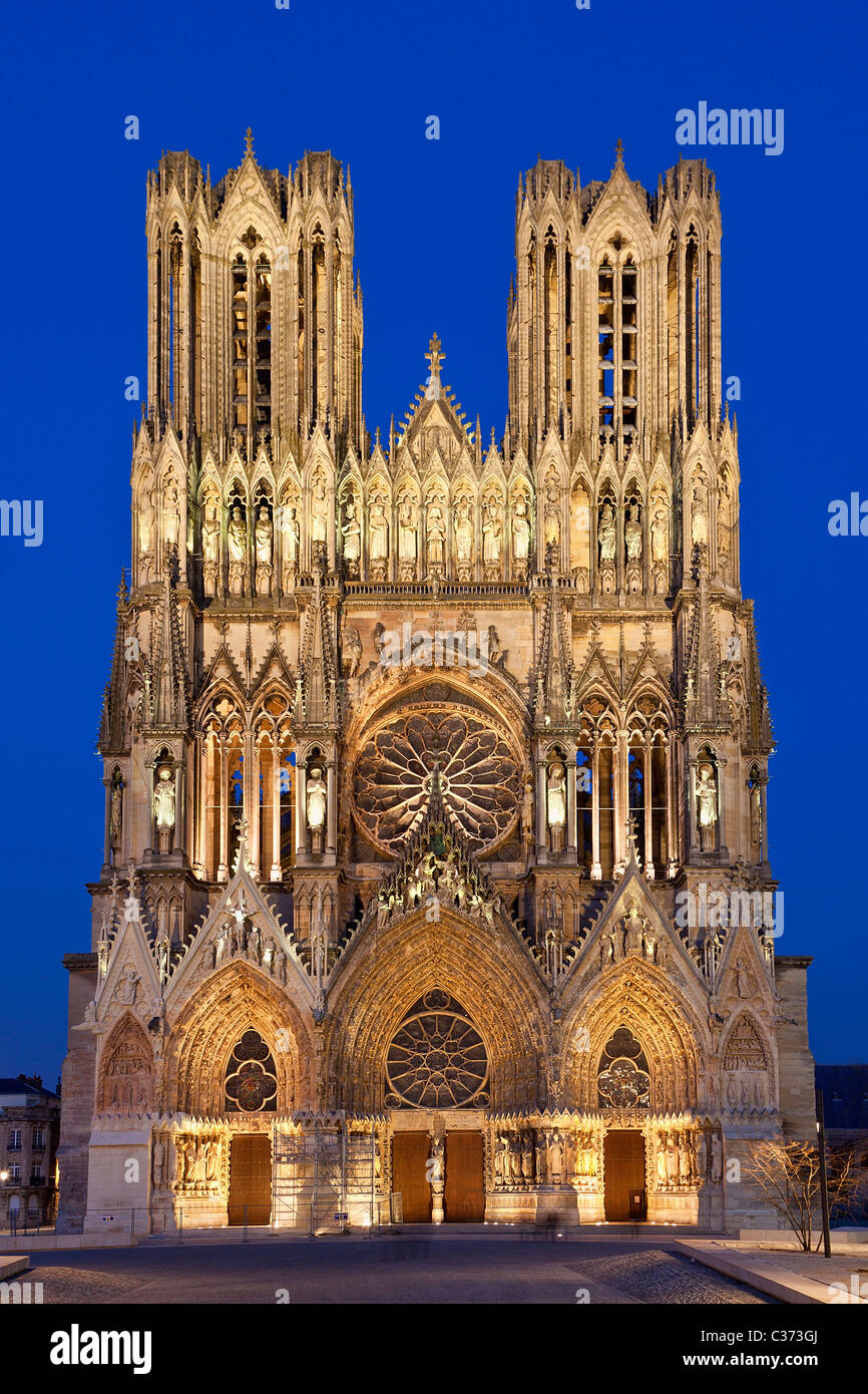Fassade kathedrale notre dame reims Fotos und Bildmaterial in hoher