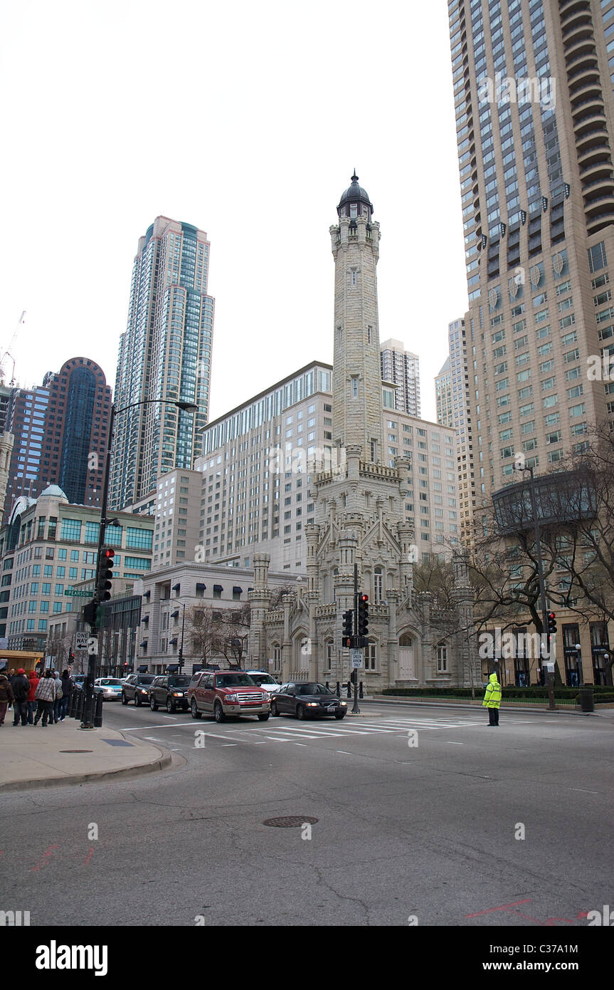 Eine Kreuzung in der Nähe von Chicago Water Tower Stockfoto