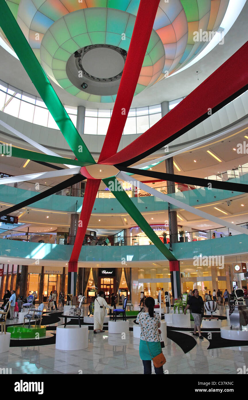 Downtown Dubai Grand Atrium, die Dubai Mall, Shopping Center, Dubai, Vereinigte Arabische Emirate Stockfoto