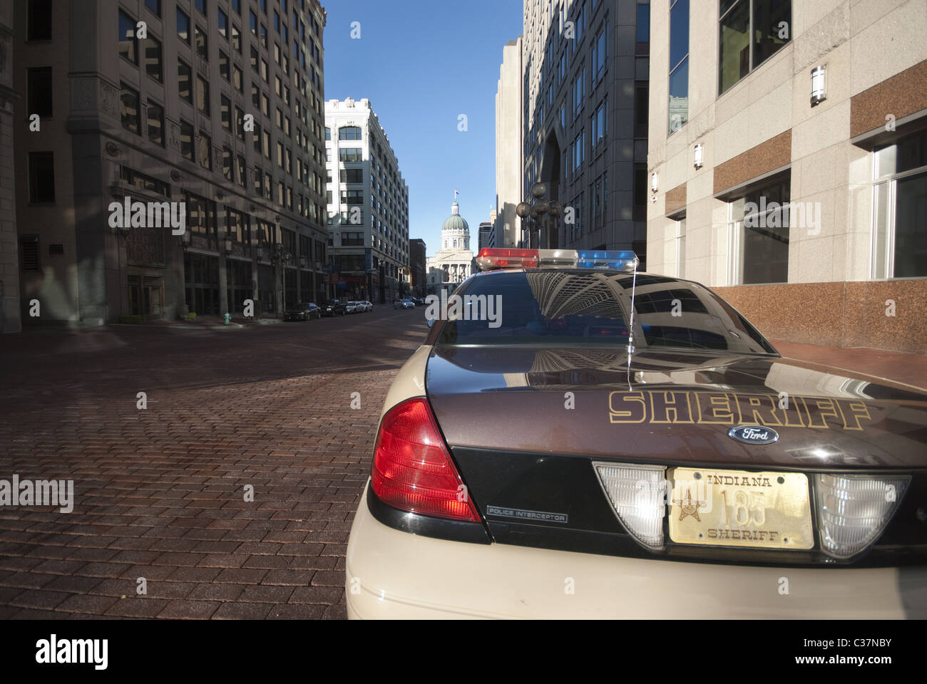 Ein Polizeiauto in der Innenstadt von Indianapolis. Stockfoto