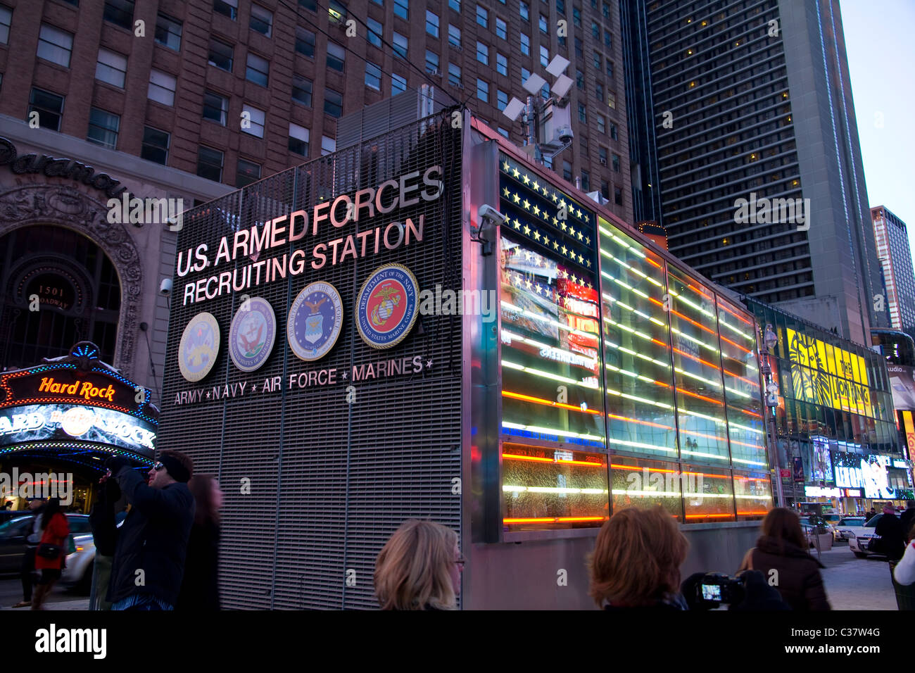 New York, NY - 22. Januar 2011: US-Streitkräfte Station am Times Square Stockfoto