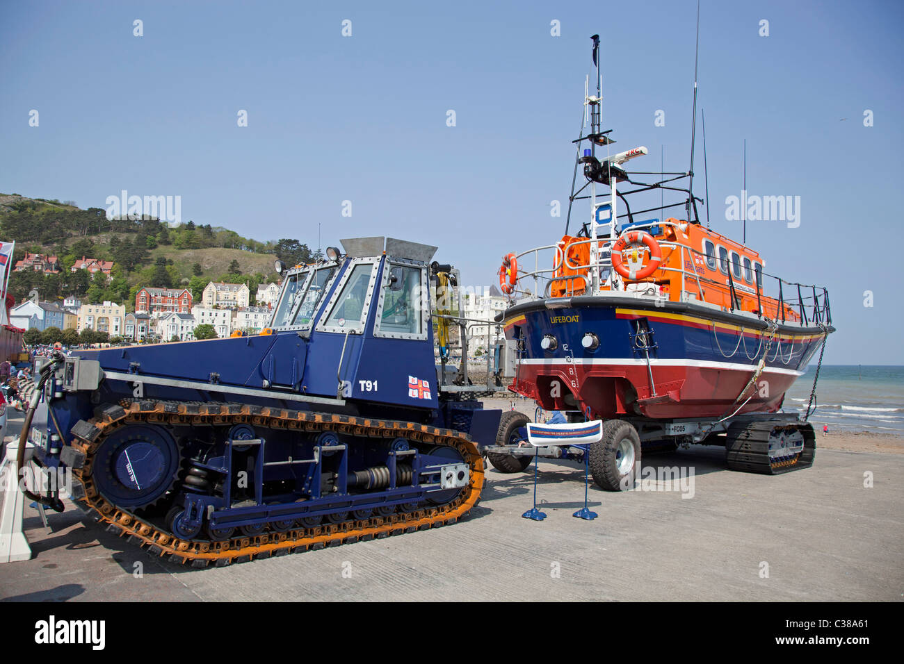 Llandudno Rettungsboot namens Andy Pearce mit Traktor. Clwyd Nordwales Stockfoto