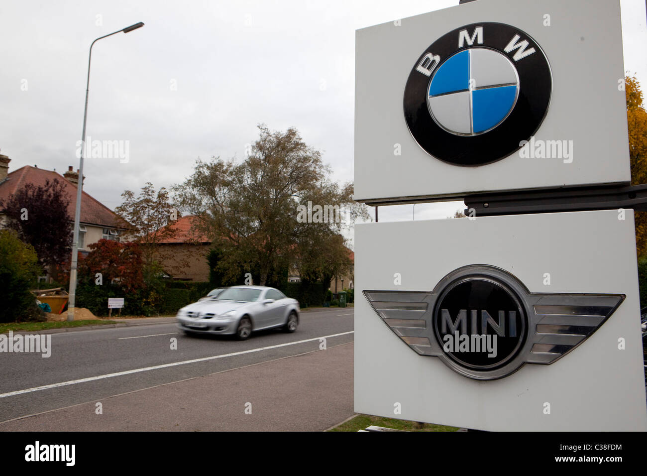 BMW und Mini-Zeichen. Stockfoto