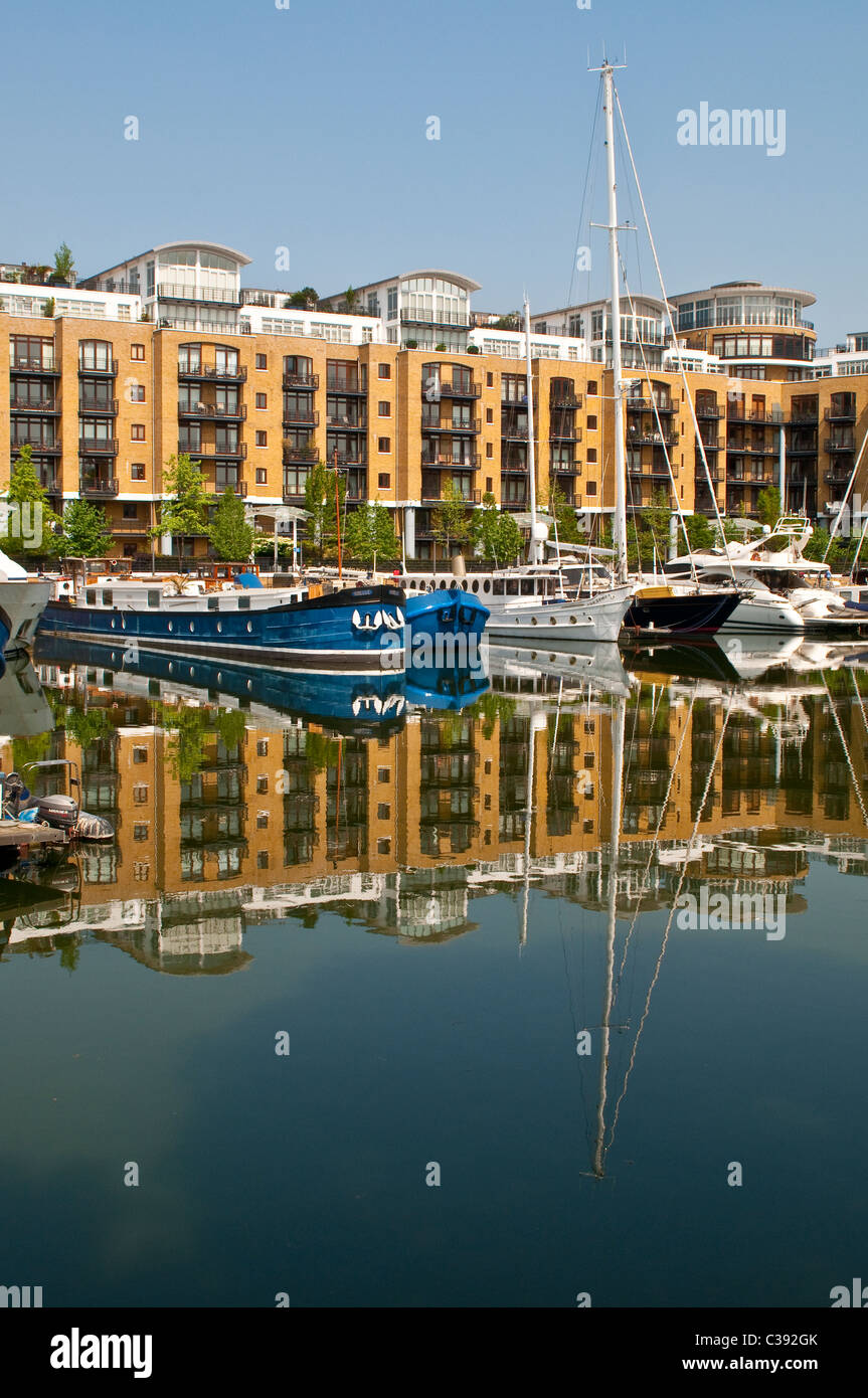 Wohn Entwicklung und Marina, St. Katherine Docks, London, UK Stockfoto