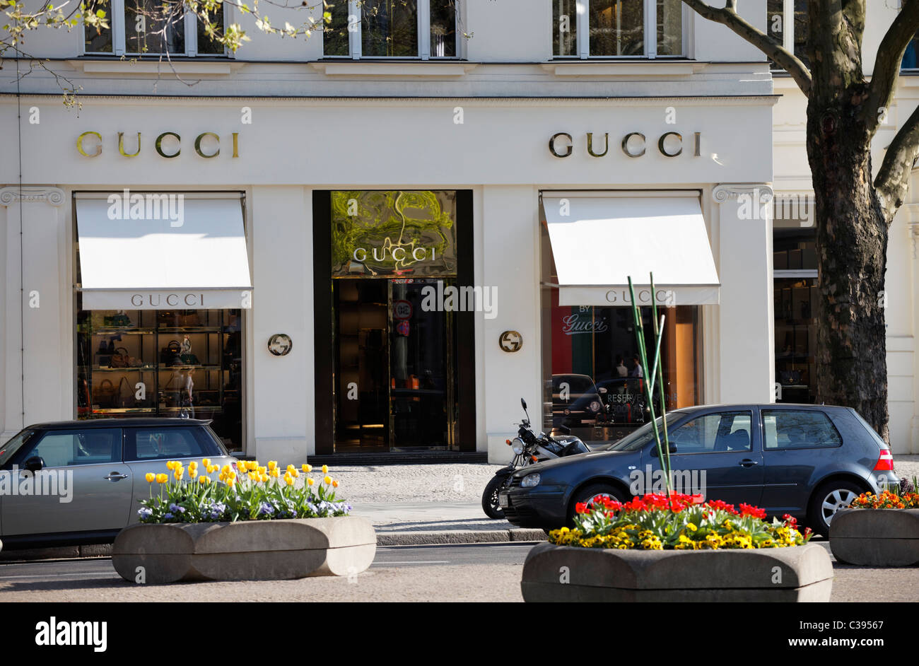Berlin, den Kurfürstendamm Shop Modelabel GUCCi. EU/DE/DEU/Deutschland / Capitol Berlin. Keine Drittrechte verfügbar | Stockfoto
