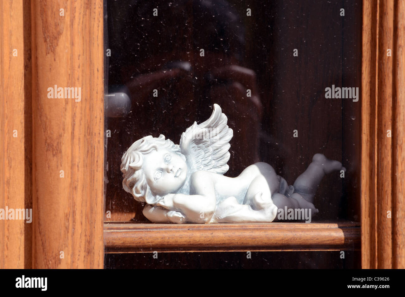 Kleiner weißer engel Fotos und Bildmaterial in hoher Auflösung Alamy