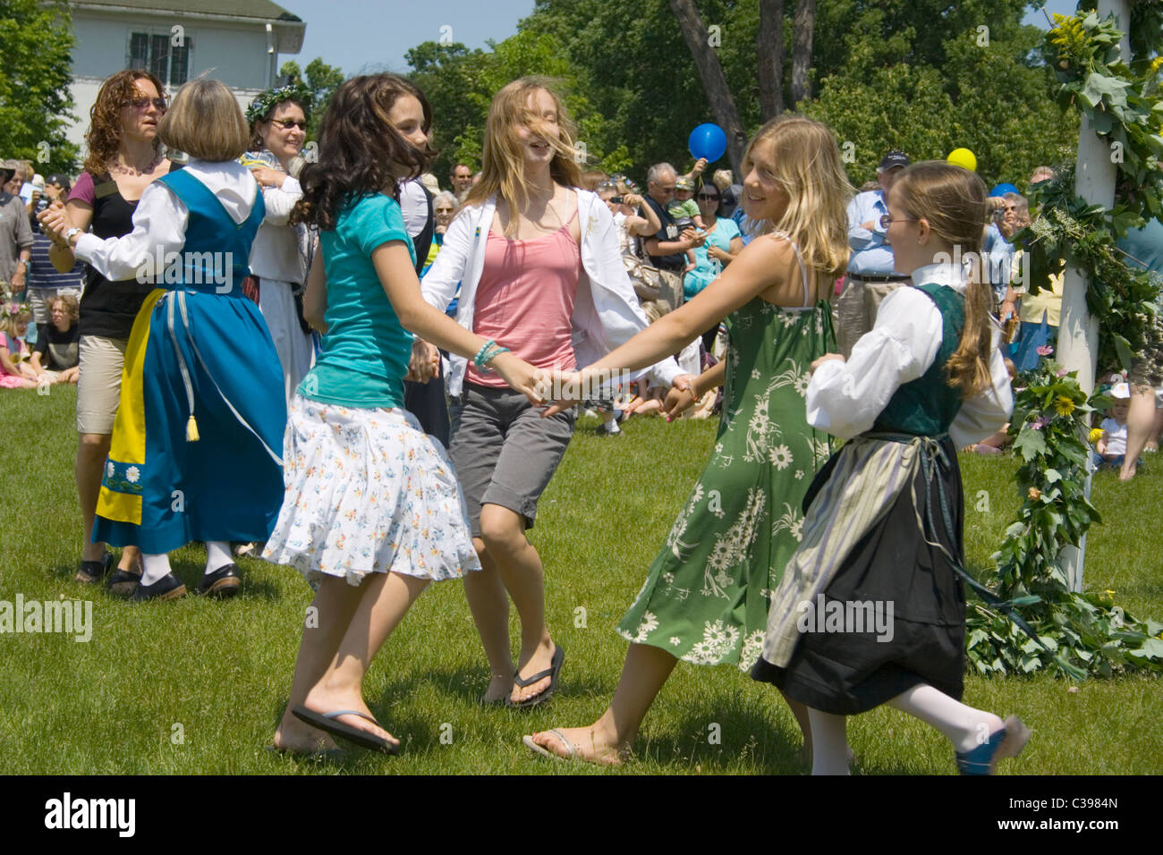 Jugendliche Tanzen Stockfotos und -bilder Kaufen - Alamy