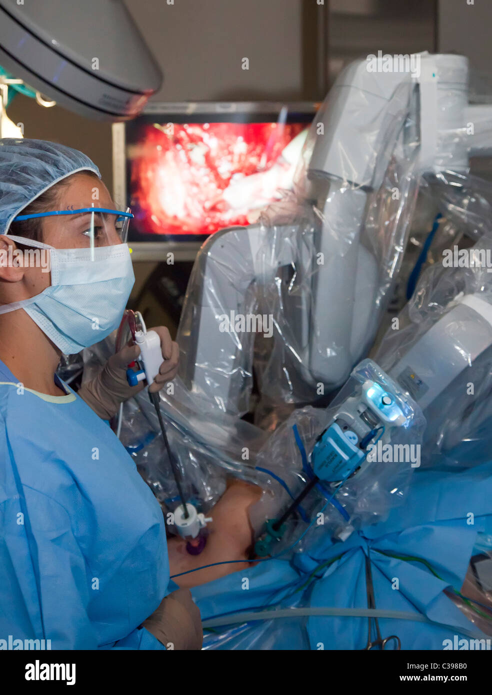 Roboter-Chirurgie im Krankenhaus-OP-Saal Stockfoto