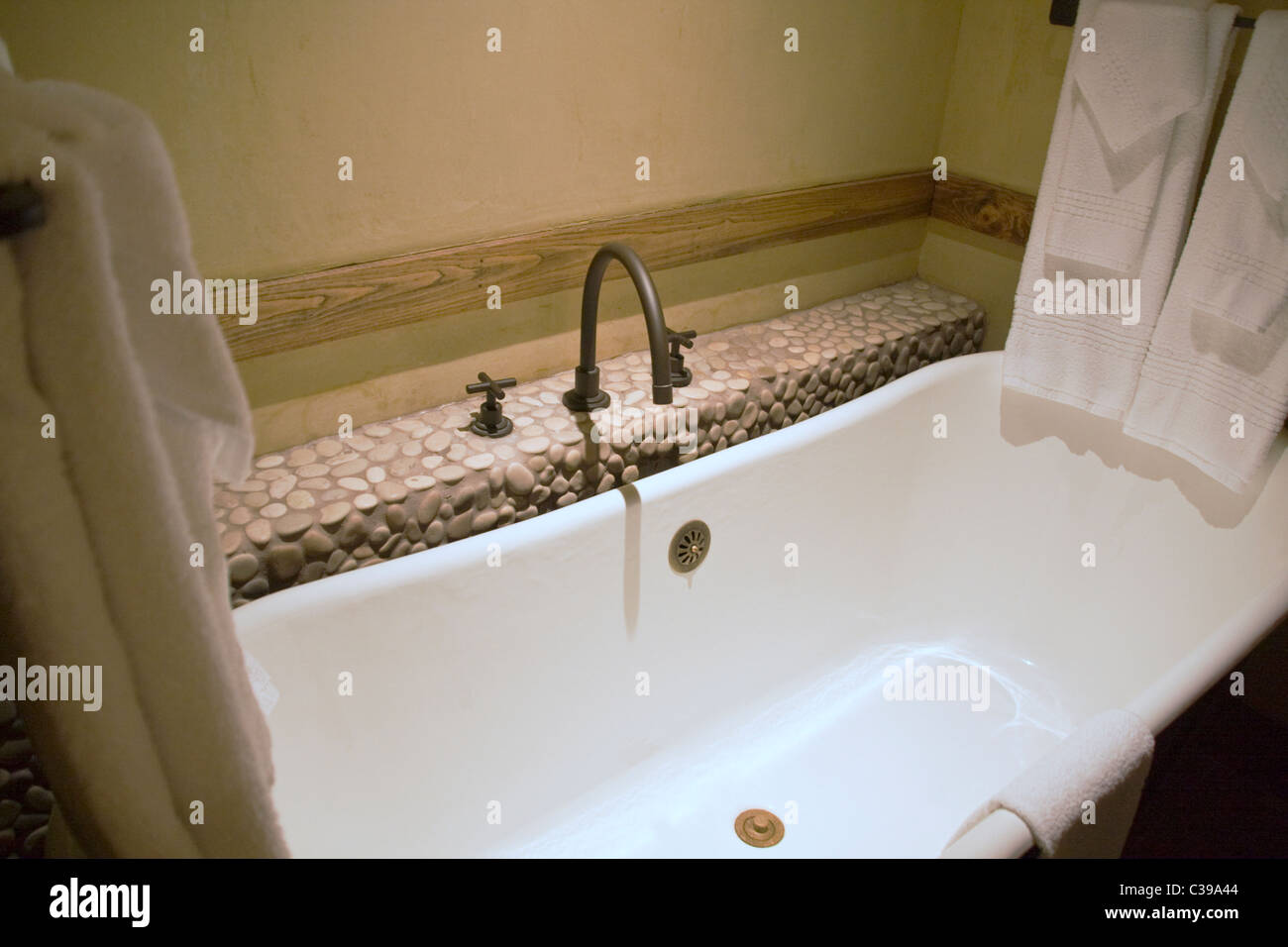 Bad Detail, Teufels Daumen Ranch Resort and Spa, Rocky Mountains, Colorado (Denver Umgebung). Stockfoto