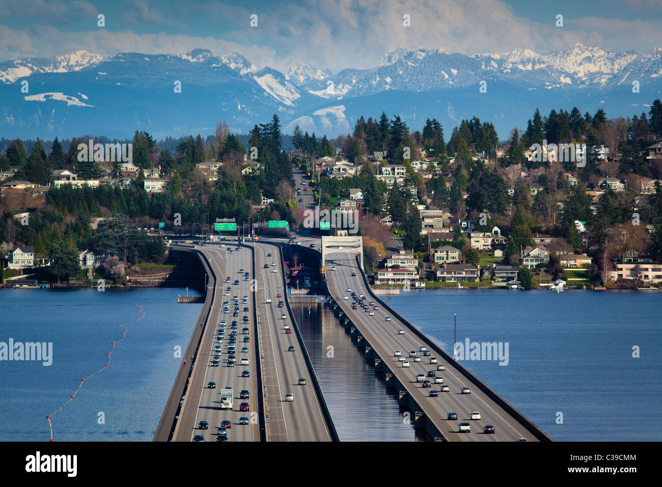 I-90 schwimmende Brücke in Seattle, Lake Washington crossing Stockfoto