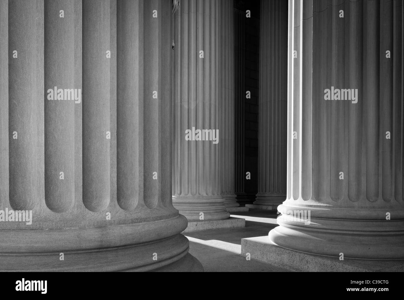 Säulen am Eingang in den National Archives in Washington, DC Stockfoto