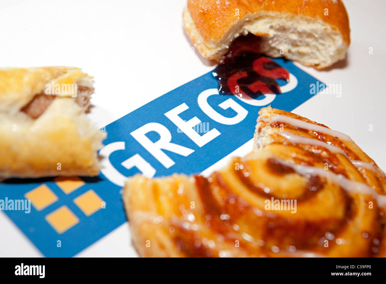 Anschauliches Bild der Produkte von Greggs Bäcker gemacht. Stockfoto