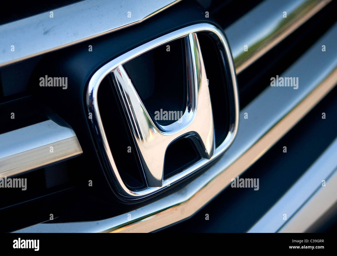 Anschauliches Bild des HONDA-Logo und Beschilderung. Stockfoto