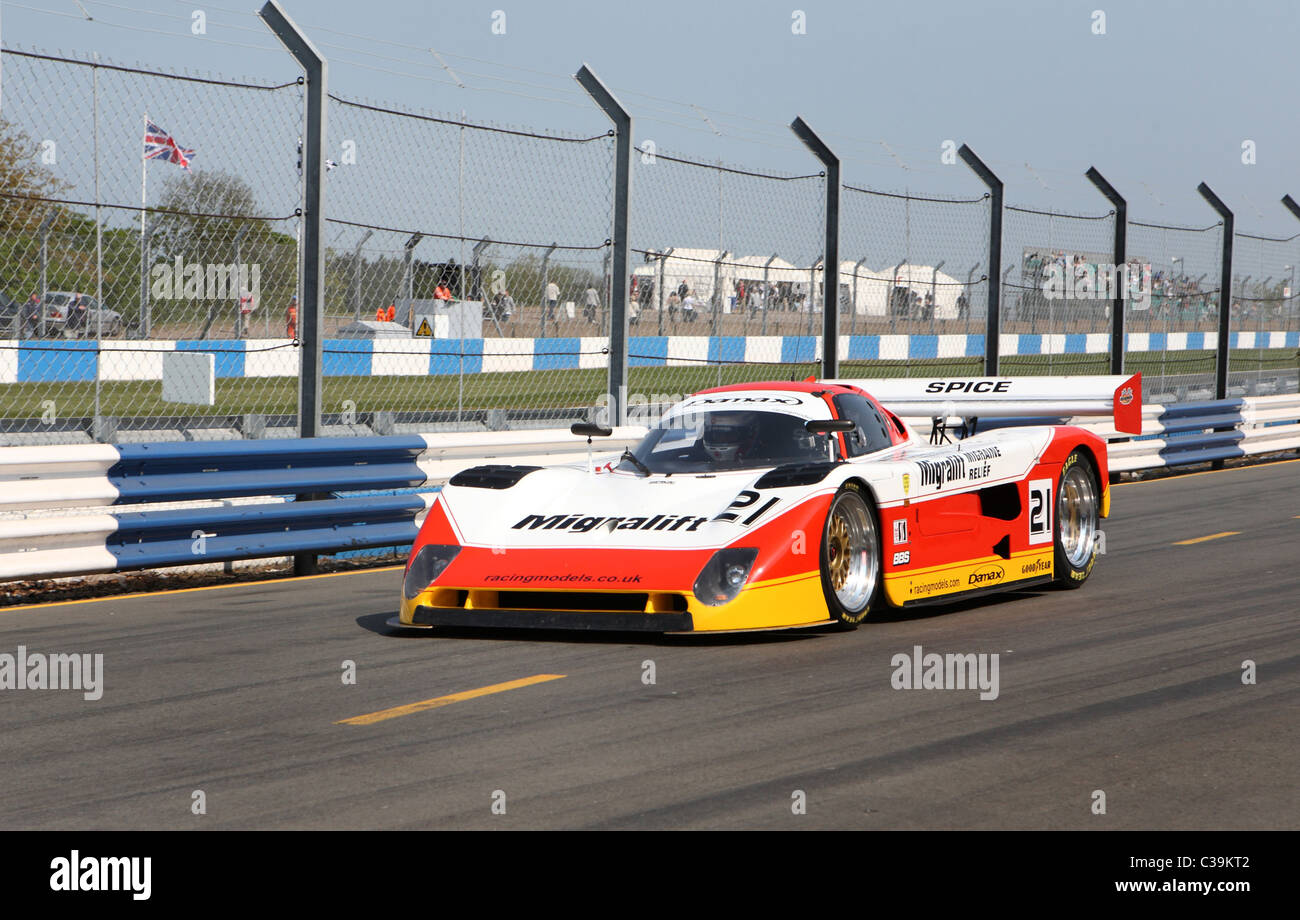 Gruppe C-Sportwagen in der Boxengasse beim Donington historische Festival 2011 Stockfoto