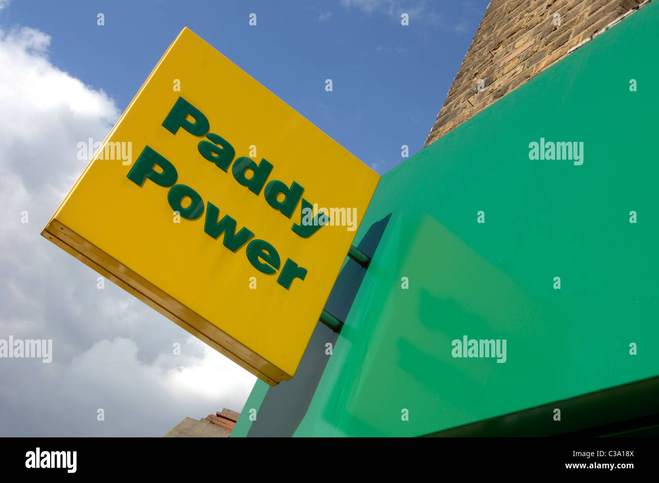 Paddy Power Store-Exterieur branding. Stockfoto