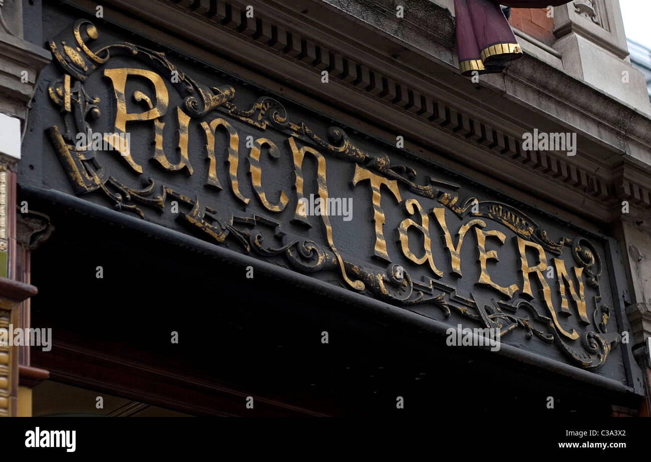 Der Punch-Taverne, Fleet Street, London, das Schloss von der Punch-Tavernen-Gruppe ist. Stockfoto
