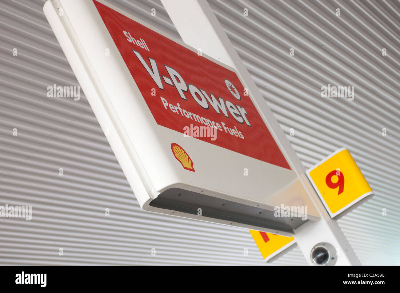 Der Shell-Tankstelle in Beaconsfield Dienstleistungen, gleich neben dem M40. Stockfoto