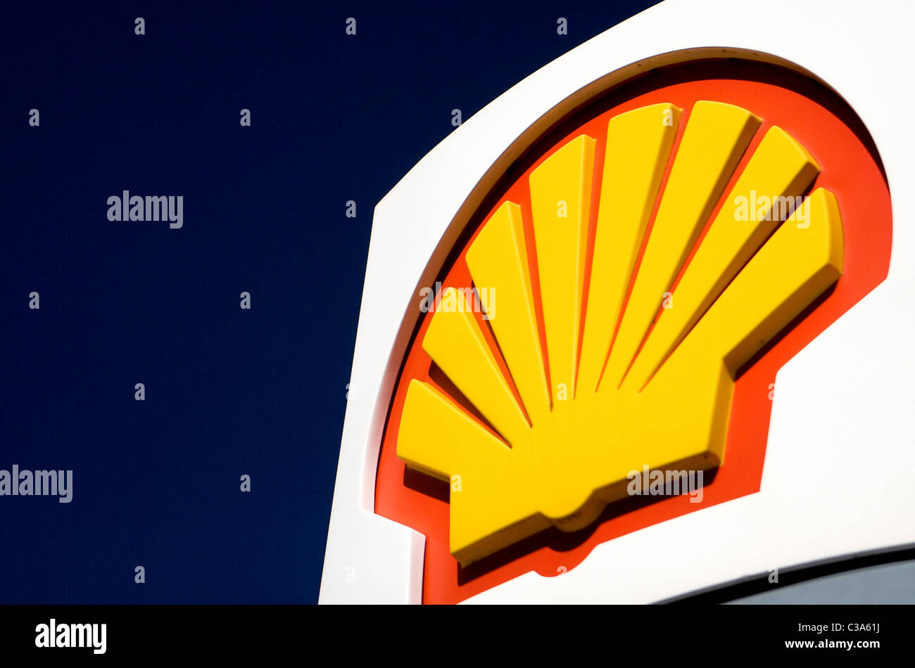 Anschauliches Bild einer Shell-Tankstelle, London. Stockfoto