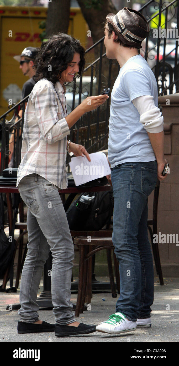View Jessica Szohr Und Ed Westwick Pictures