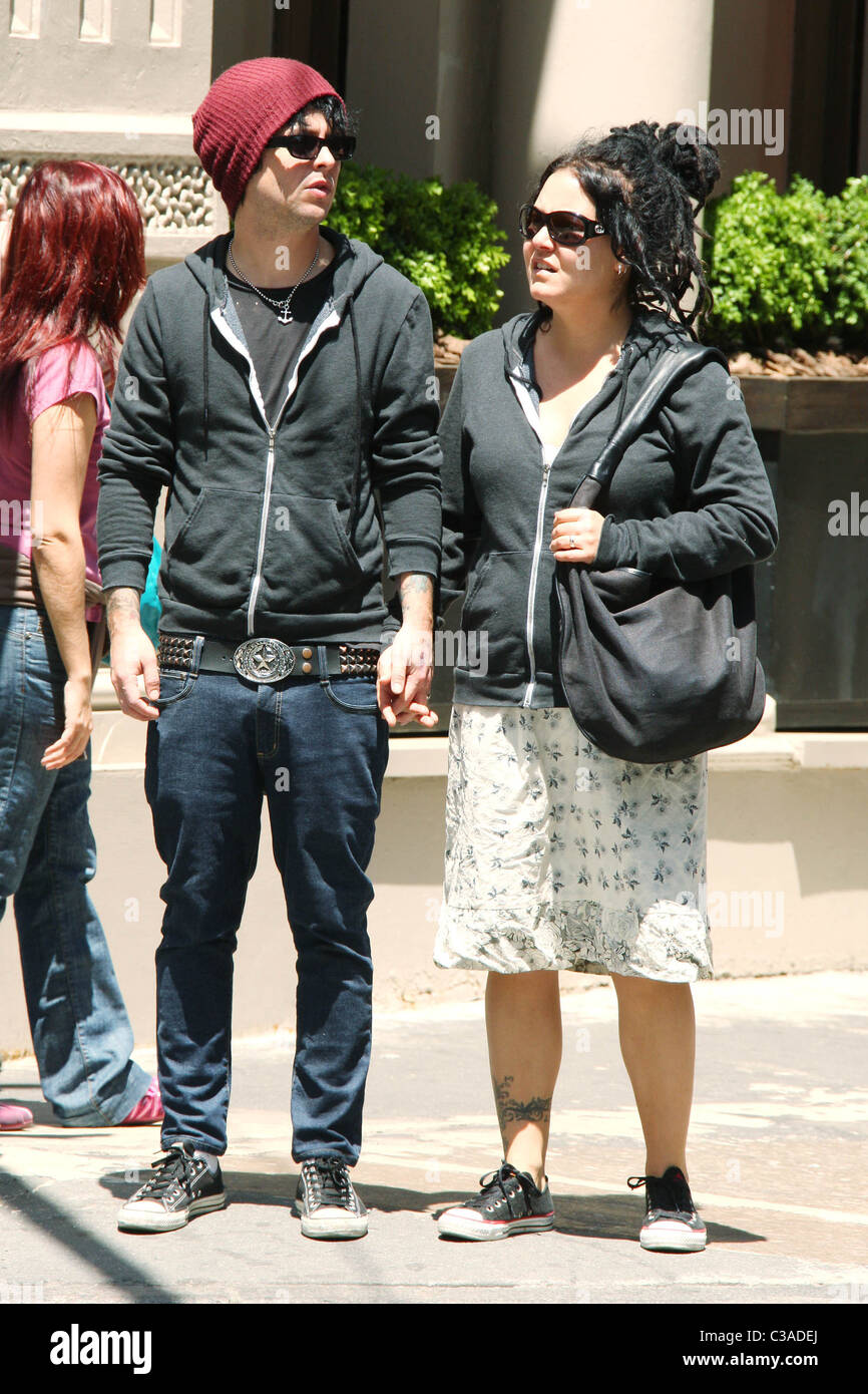 Billie Joe Armstrong And Adrienne Armstrong Stockfotos Und Bilder Kaufen Alamy