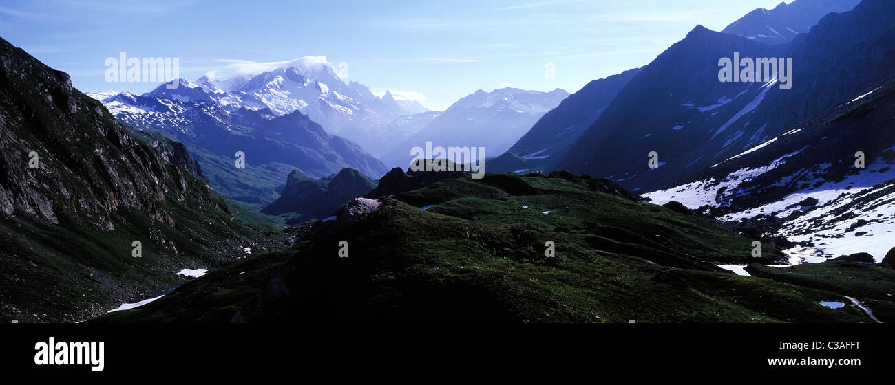 Frankreich, Savoyen, Beaufortain massiv, auf dem Weg zum Grand Fond an, Blick auf den Mont Blanc Stockfoto