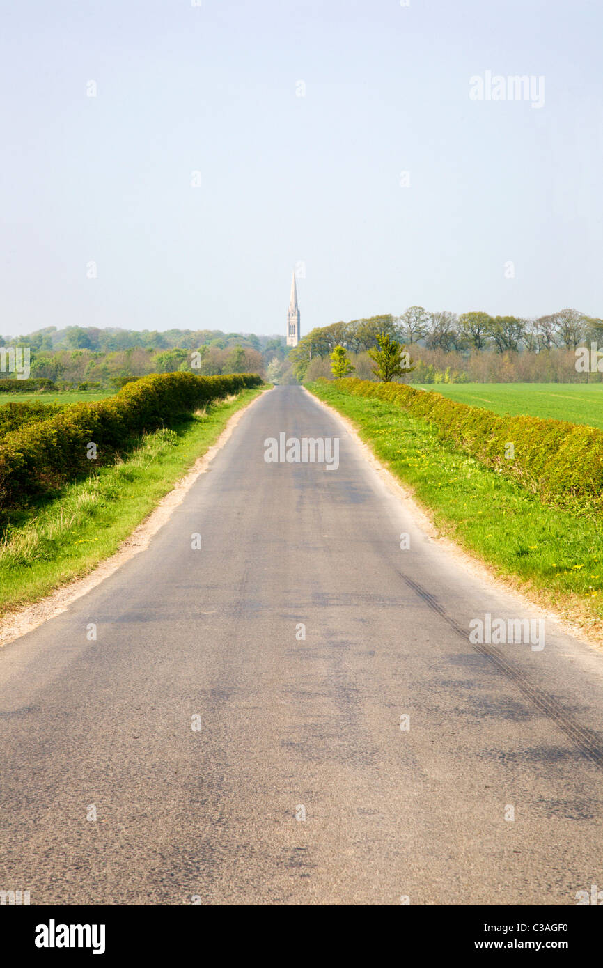 Road und South Dalton Kirche Osten Reiten von Yorkshire England Stockfoto