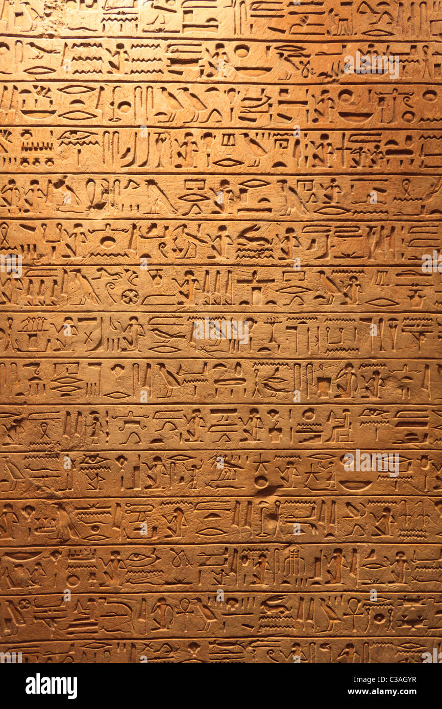 Ägyptische Hieroglyphen, LouvreMuseum, Paris Stockfotografie Alamy