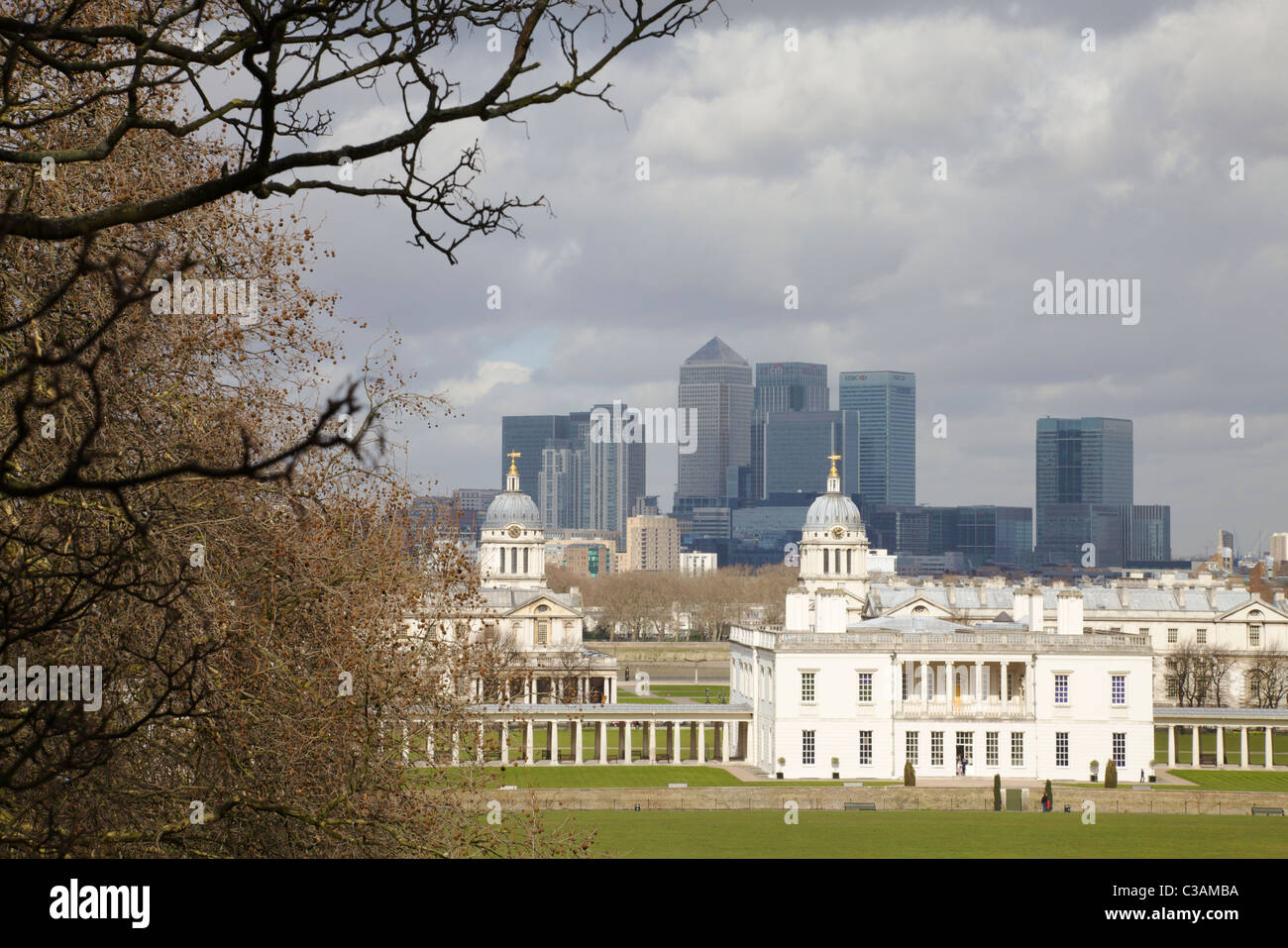 Blick vom Greenwich Park Queen es House, Royal Naval College und Docklands. Stockfoto