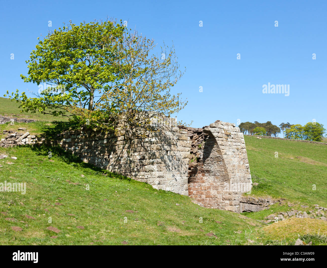Verlassenen Steinbruch Brennofen bei Greenhead Cumbria Stockfoto