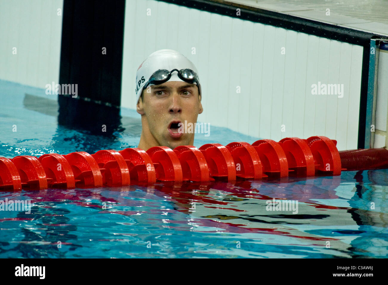 Michael Phelps (USA) im Wettbewerb mit den 200 frei schwimmen Wettbewerb bei den Olympischen Sommerspielen 2008, Peking, China Stockfoto