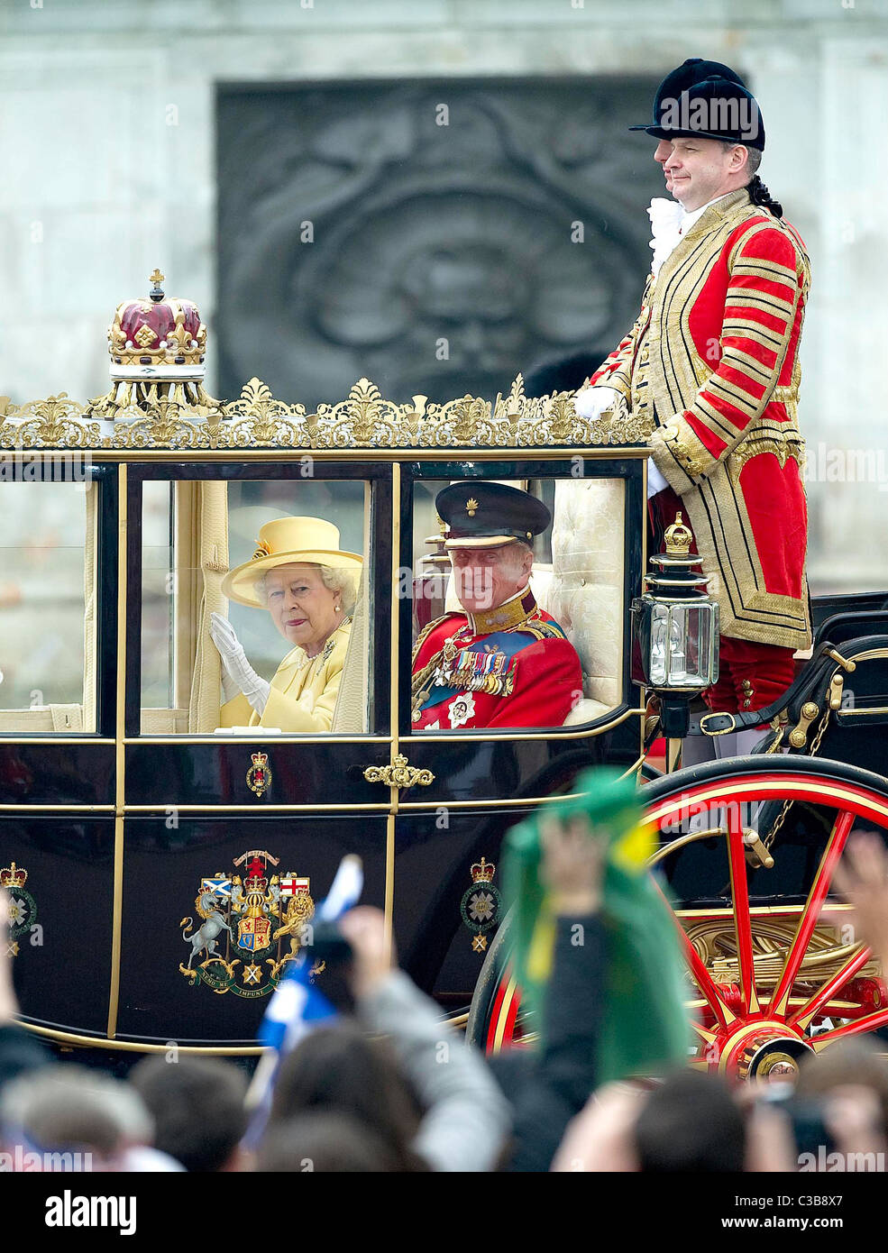 Königliche Hochzeit von Prinz William und Catherine Middleton. 29. April 2011 kommt ihre Majestät Königin Elizabeth II an Buckingham Stockfoto