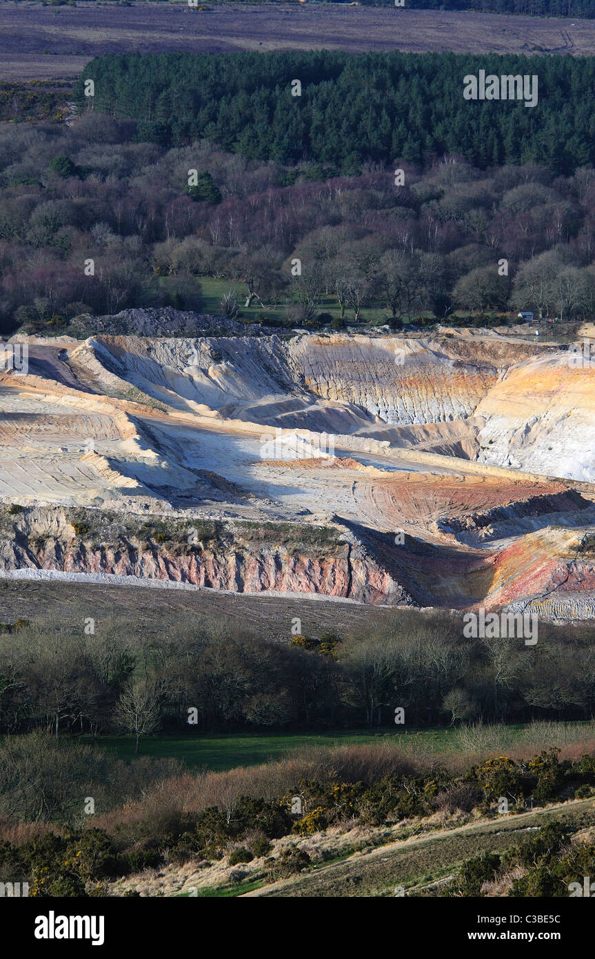 Ein Blick auf eine Kiesgrube auf die Armee reicht in Dorset UK Stockfoto