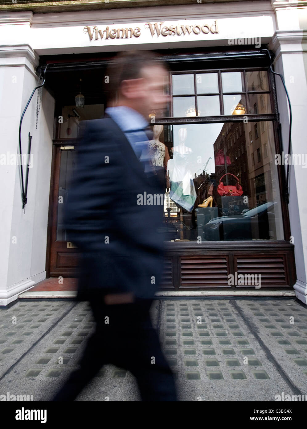 Außenaufnahme des Vivienne Westwood Store, Davies Street, London. Stockfoto