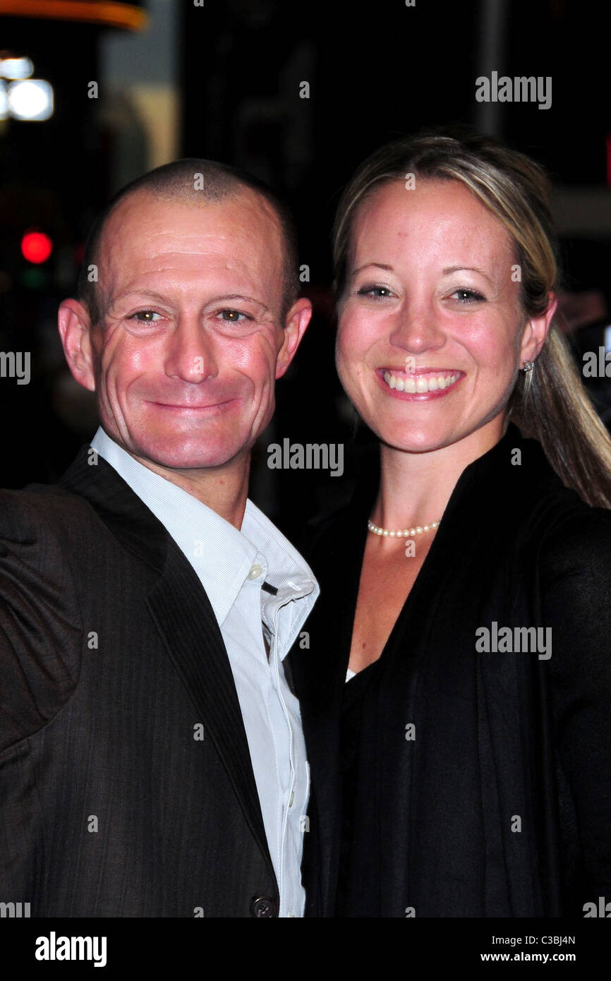 Calvin Borel und Lisa Funk vor dem Ed Sullivan Theater für die "Late Show With David Letterman" New York City, USA - Stockfoto