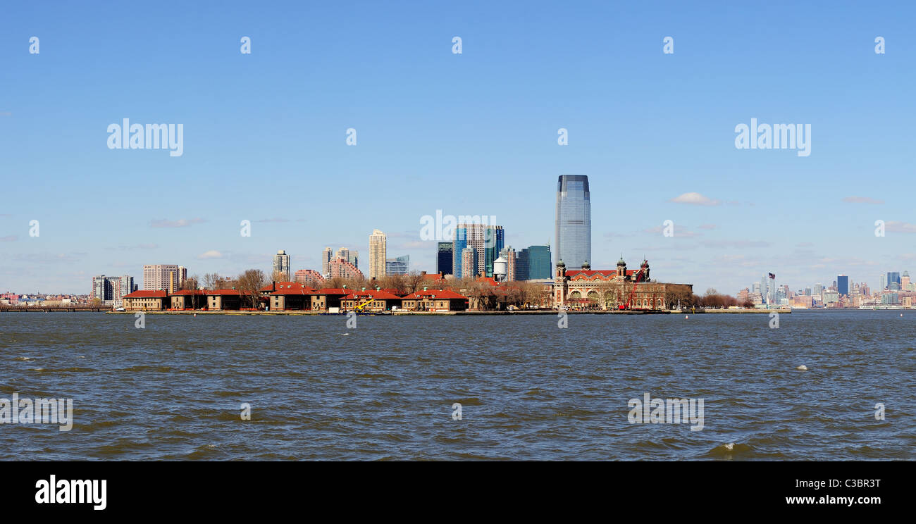 New Jersey Hoboken Skyline Panorama über Hudson River mit Wolkenkratzern und blauen Himmel von New York City Manhattan betrachtet tun Stockfoto