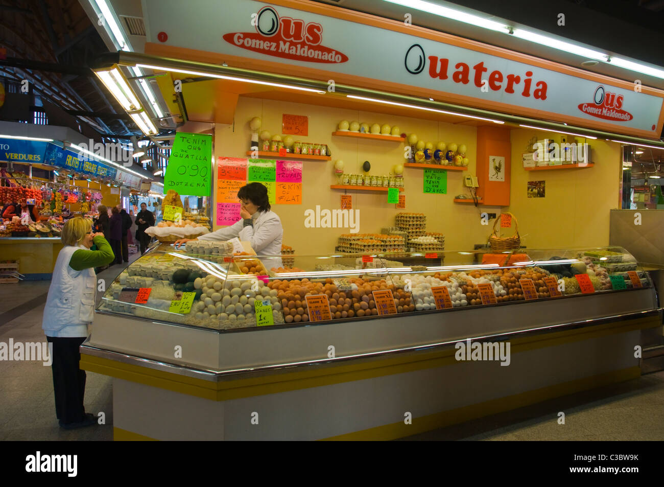 Ei Stand Markthalle Mercat Santa Caterina Sant Pere Bezirk Barcelona Catalunya Spanien Europa Stockfoto