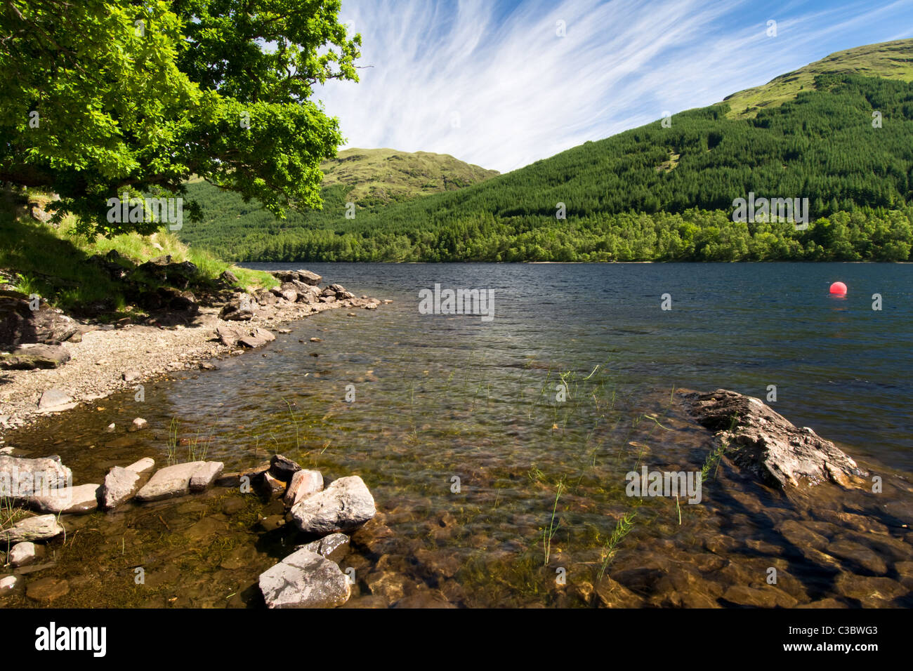 Loch Voil in Balquhidder Glen, Teil des Loch Lomond und Trossachs National Park central Scotland am schönen Sommertag Stockfoto