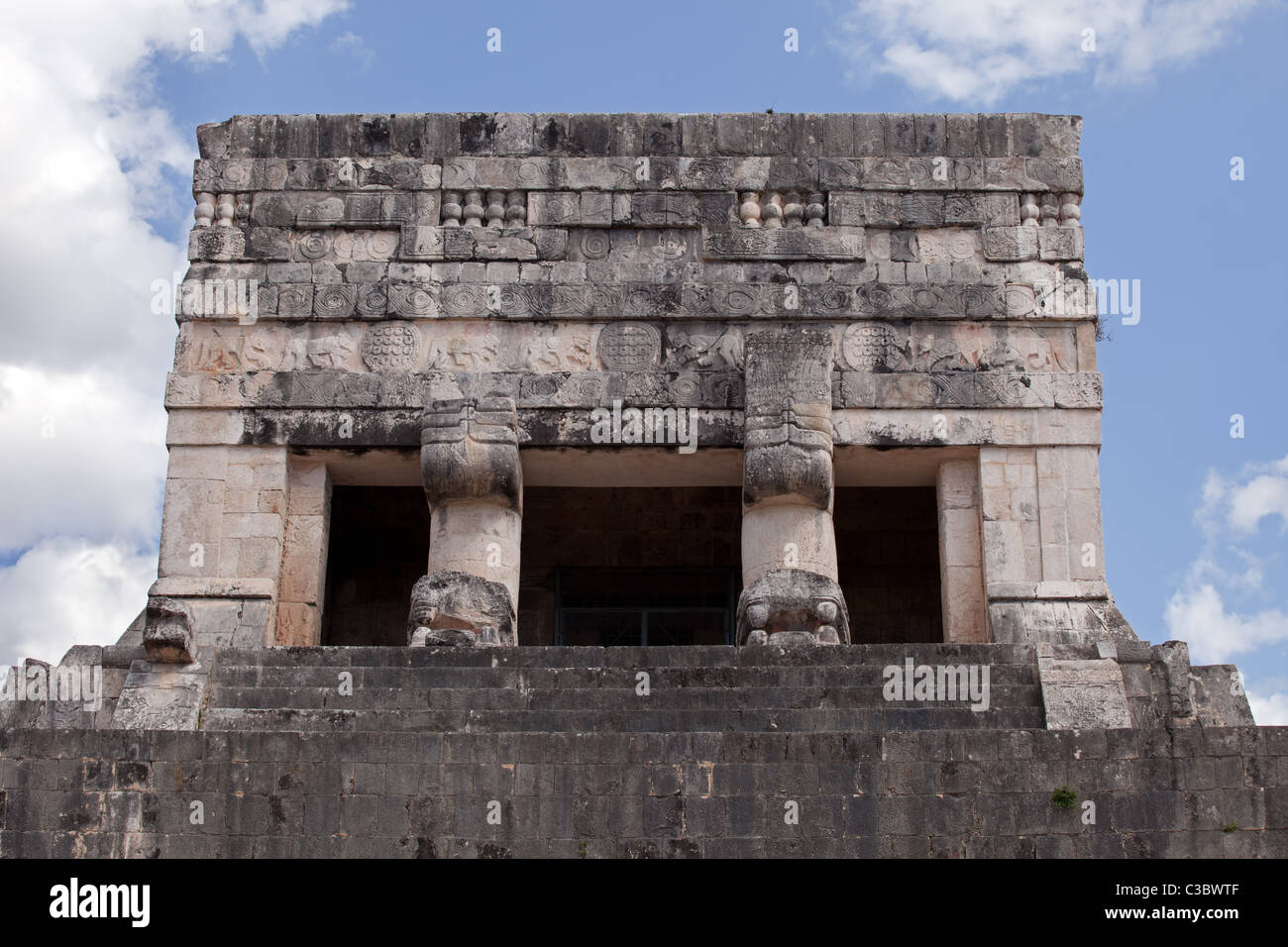Chichén Itzá: Maya-Ruinen: großer Ballspielplatz: den oberen Tempel des Jaguars Stockfoto