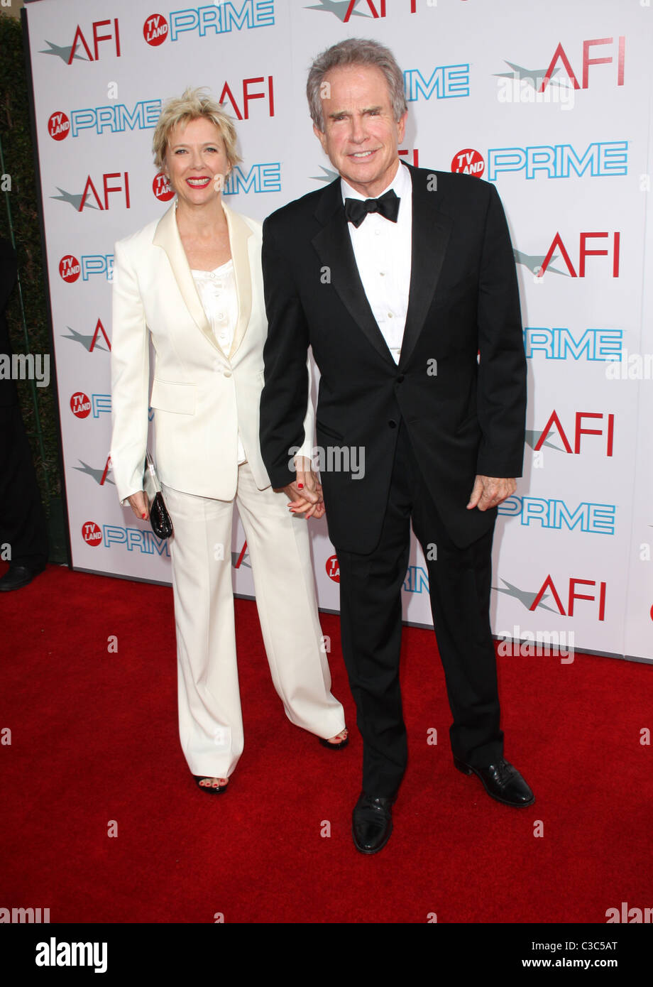 Annette Bening und Warren Beatty AFI Lifetime Achievement Award: A Tribute to Michael Douglas anlässlich von Sony Bilder Studios - Stockfoto