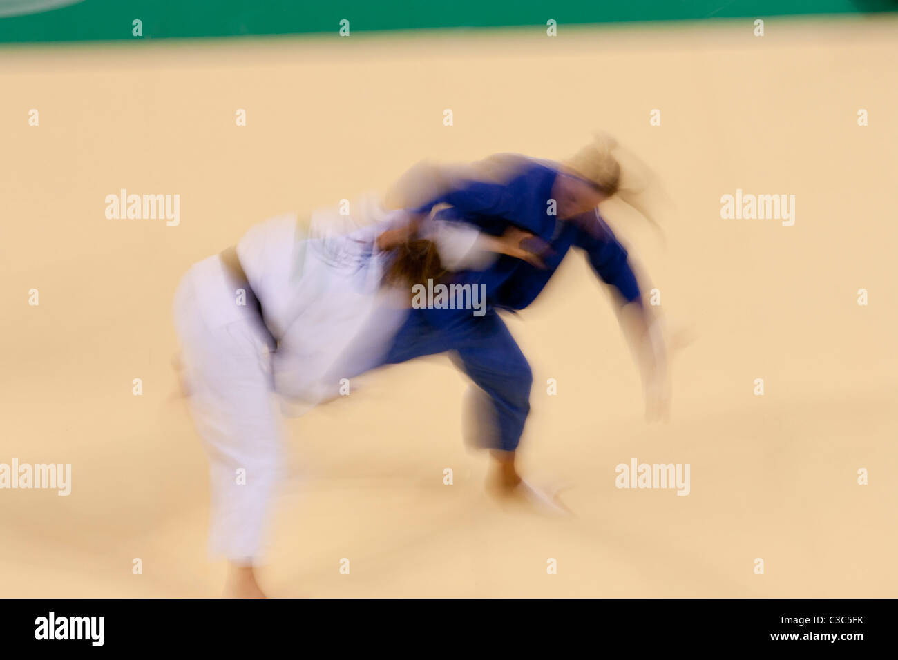 Verschwommene Aktion in Frauen 57kg Judo Wettbewerb bei den Olympischen Sommerspielen 2008, Peking, China Stockfoto