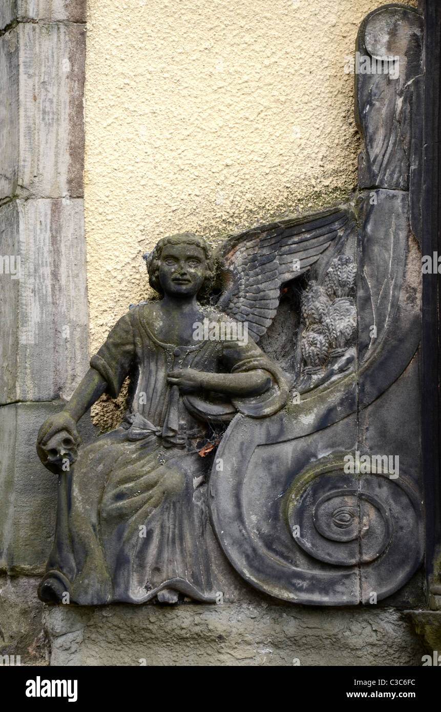 Detail von einem Denkmal in Greyfriars Kirkyard in Edinburgh, Schottland, Großbritannien. Stockfoto