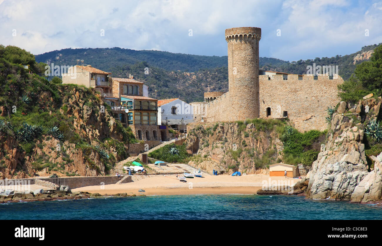 Burg in Tossa de Mar, Blick aus Meer, Costa Brava, Spanien. Stockfoto