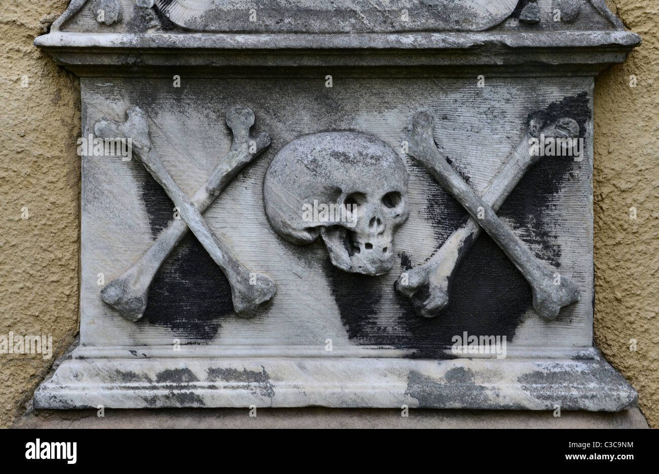 Detail von einem Denkmal in Greyfriars Kirkyard in Edinburgh, Schottland, Großbritannien. Stockfoto