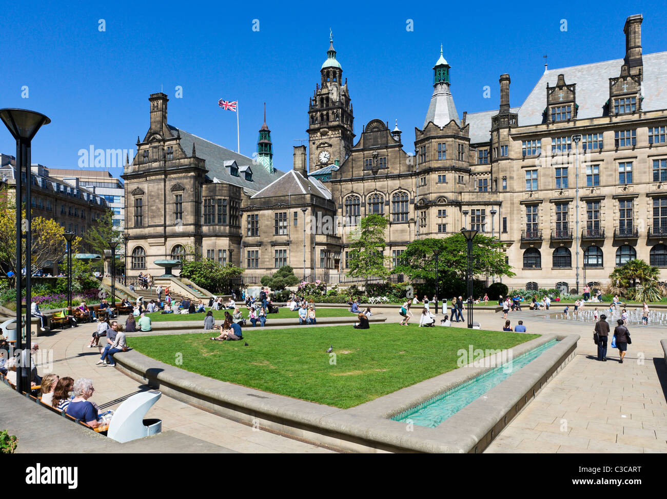 Die Peace Gardens vor dem Rathaus im Zentrum Stadt, Sheffield, South Yorkshire, Großbritannien Stockfoto