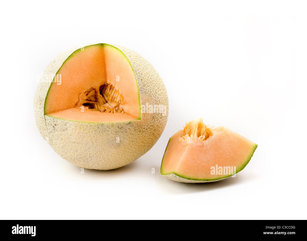 Große Peru-Melone mit einem Viertel davon ausgeschnitten Stockfoto